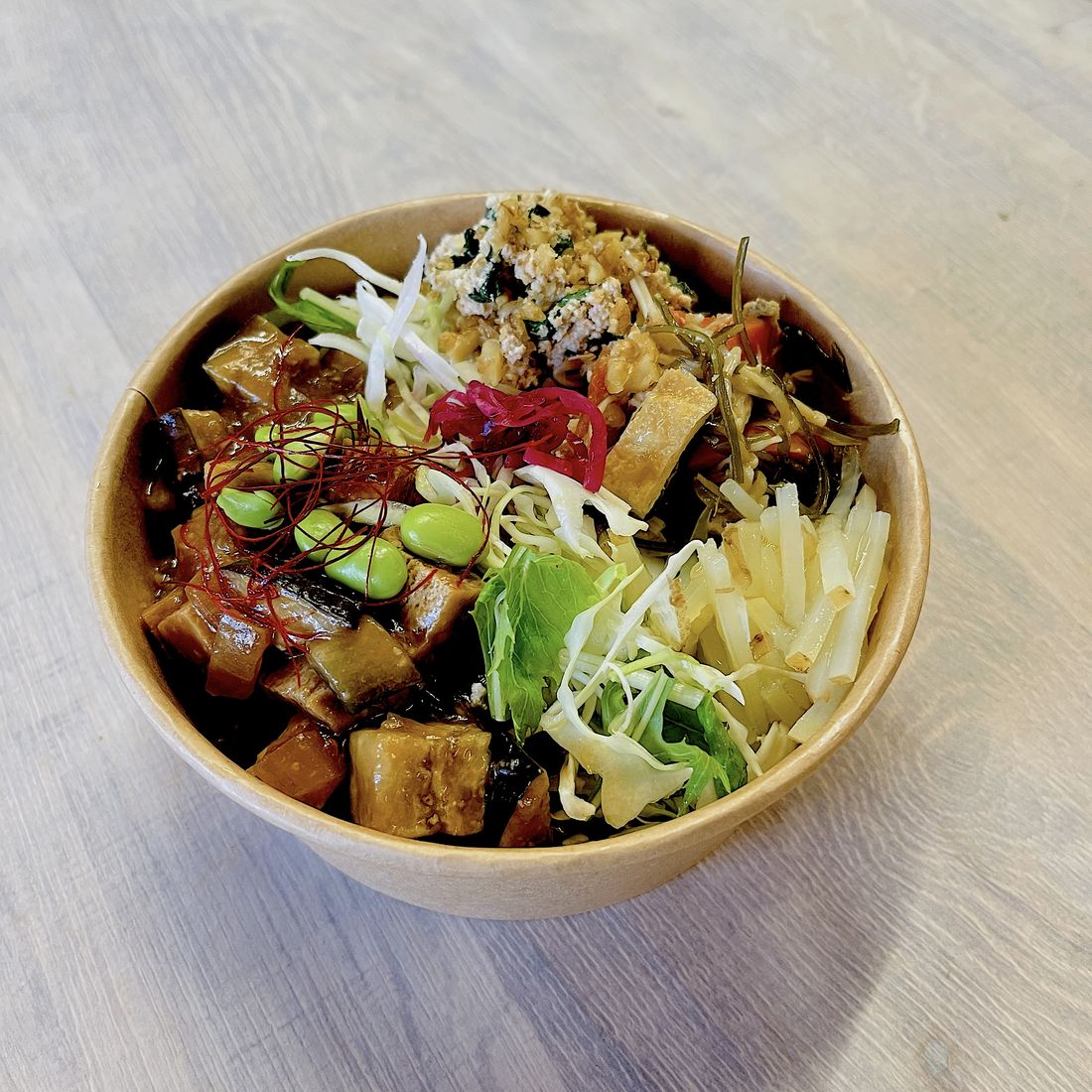 高野豆腐と野菜をのせた丼