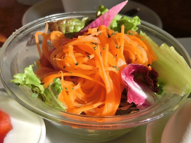 にんじんと葉野菜のサラダ